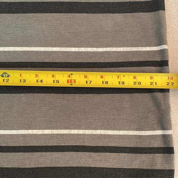 Volcom - men’s long sleeve shirt. Size XL - Picture 9 of 12